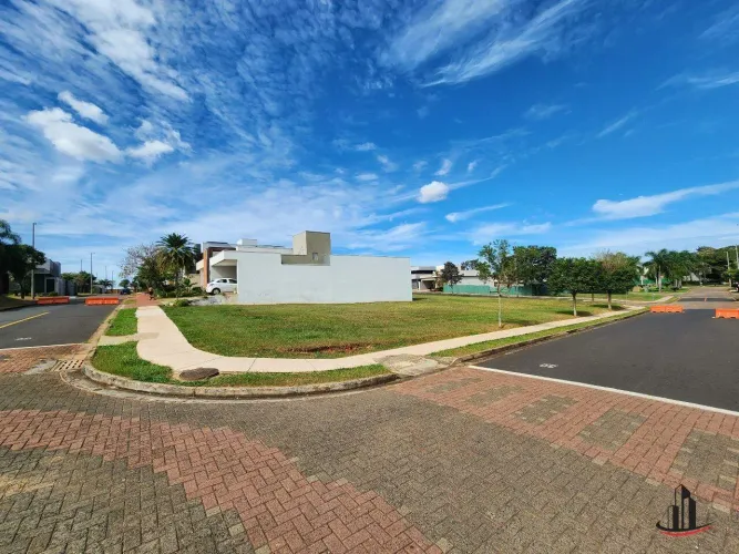 Lote à venda com 451,14 m² no Estância dos Ipês Uberaba/MG