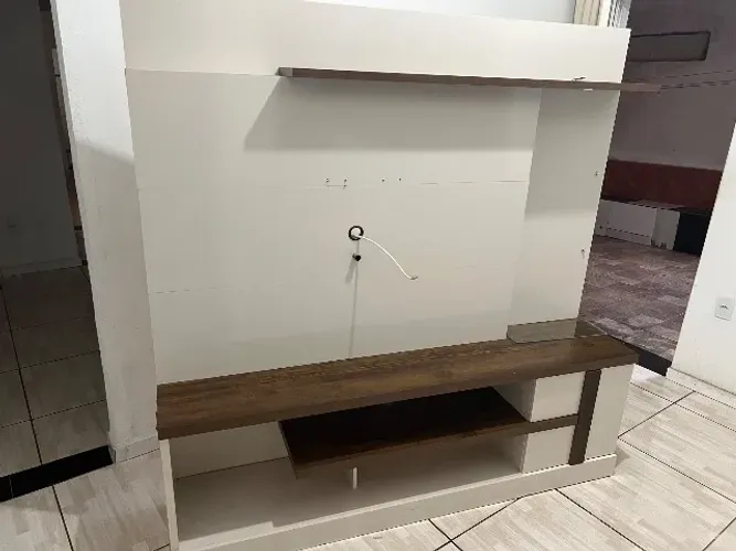 Estante com painel