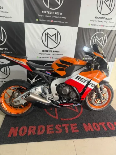 CBR 1000RR ACEITA CARTÃO ATÉ 18X FINANCIA PELOS BANCOS
