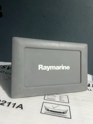 Raymarine C140