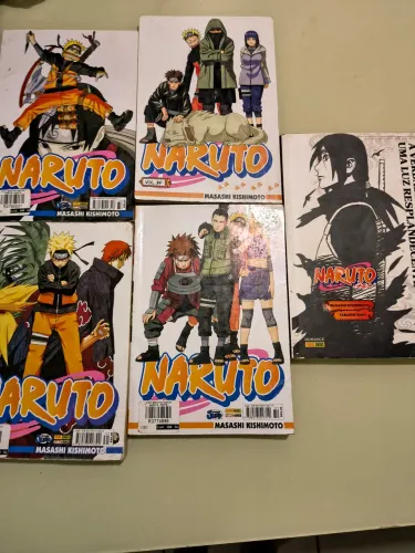 Coletânea de manga Naruto volumes 31 a 34 mais o livro: a verdadeira história de Itachi