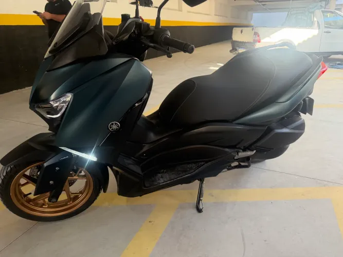 Moto impecável perfeito para o dia a dia até para viagens impecável