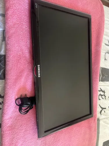 Monitor de te de 20? usado sem controle e sem pés Samsung
