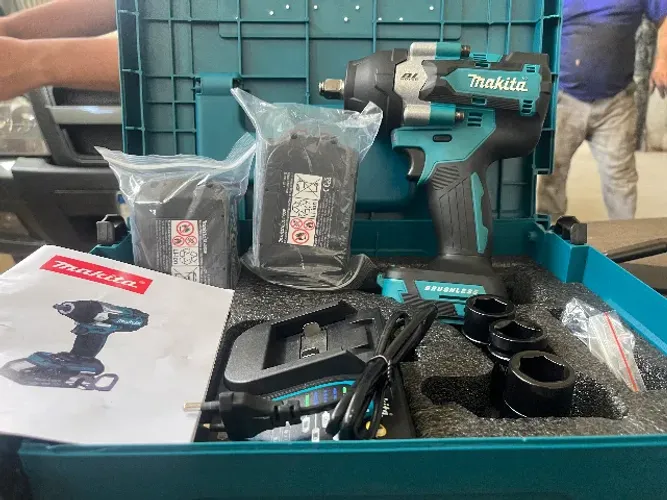 Chave De Impacto Bateria 18,0v 2 Bat 5,0ah Dtw300rtj Makita Bivolt