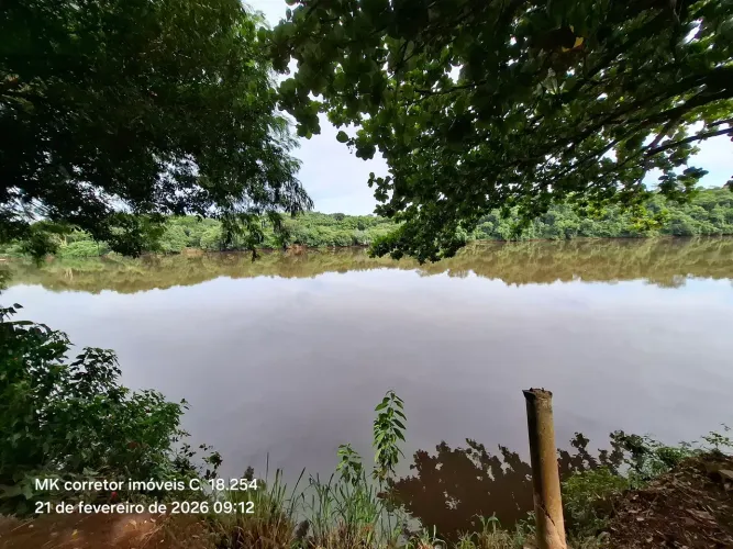 Chácara com 1.631,00 m2 em Jataizinho, fundos com rio Tibagi, próximo a Igreja Matriz.