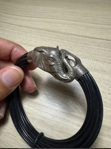 Raro bracelete rabo de elefante