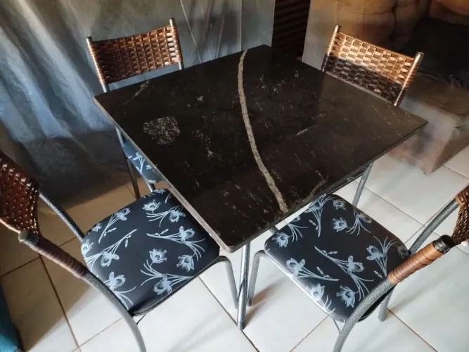 Mesa de mármore