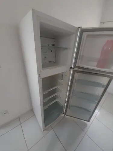 Vende-se geladeira