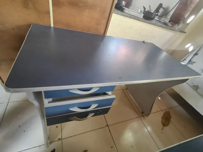 MESA PARA ESCRITÓRIO