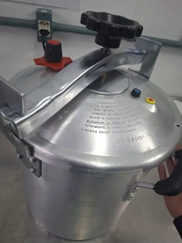 Panela de pressão 30L