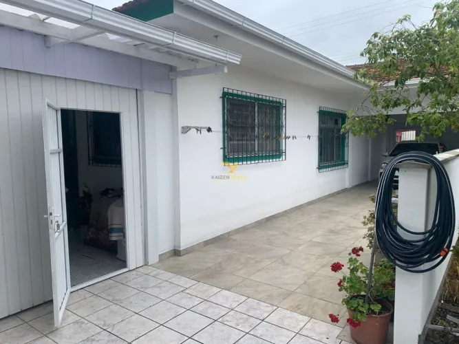 Imóvel Comercial/Residencial de Esquina - 625 m² em Palhoça
