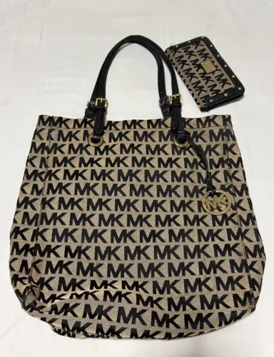 Bolsa e Carteira Michael Kors Original Comprada na Loja da MK nos Eua em Excelente Estado