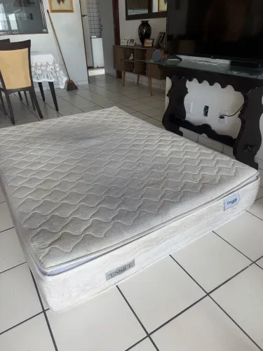 Colchão casal com pillowtop