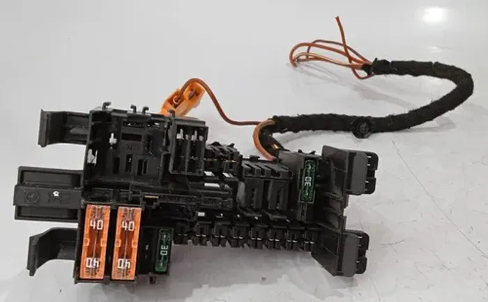 Caixa De Fusíveis Mercedes C180 2.0 2015 - 2018 /a2059067200