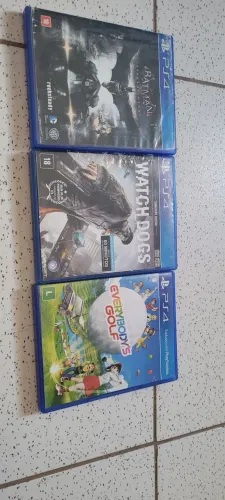 Vendo 3 jogos de ps4 todos funcionando em perfeito estado preço inicial 120