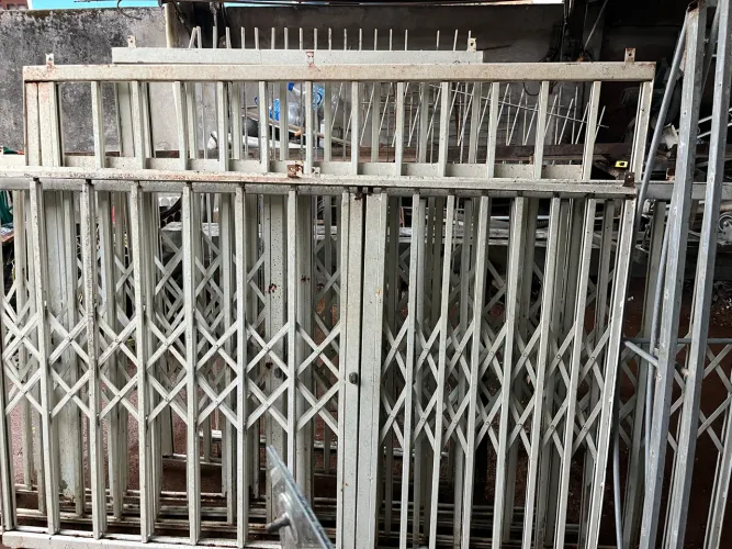 Grades de Janelas Pantográficas 