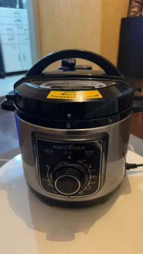 Panela de Pressão Elétrica Britânia 3L | Excelente Estado