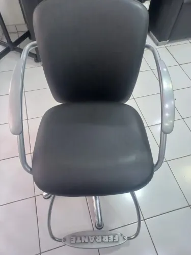 Cadeira para cabeleireiro/barbeiro ferrante