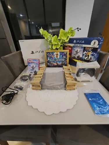 Playstation 4 Slim 1TB - IMPECÁVEL