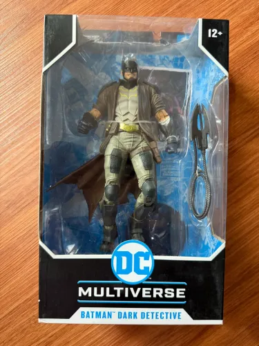 BATMAN? DARK DETECTIVE multiverse