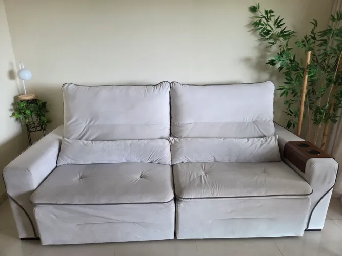 Sofá Retrátil/Reclinável Suede Cinza Claro
