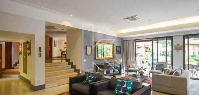 Casa Alto Padrão no Morumbi de 4 Quartos com 6 Vagas - 920m² à Venda.