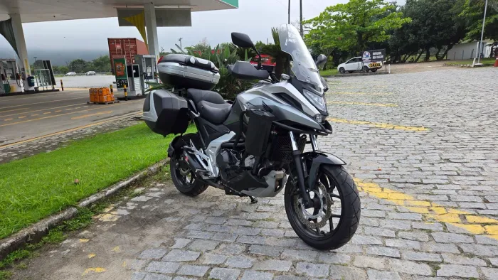 Honda NC 750X ABS Manual - 4.400 km - Completa + GIVI + Acessórios