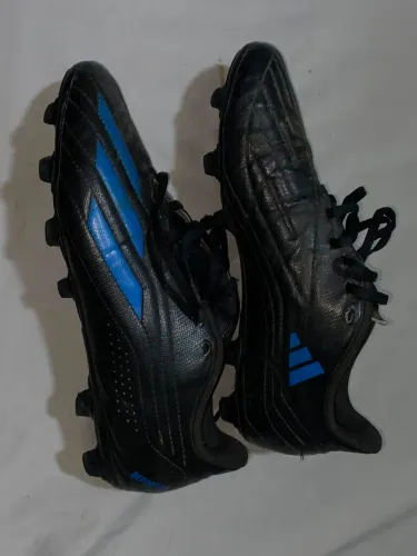 CHUTEIRA ADIDAS TAM 40