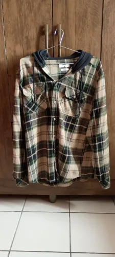 Camiseta de Manga Longa com Capuz