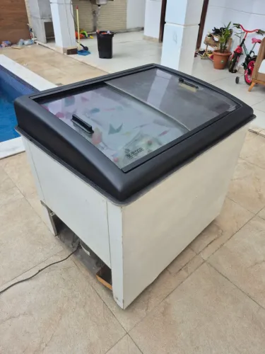 Freezer Artivo 220w gela muito