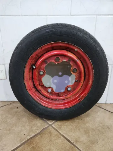 Roda Cinco Furos Kombi com Pneus Aro 14