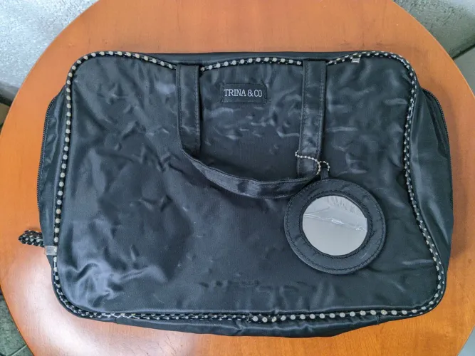 Bolsa Trina & Co Preta com Detalhes em Strass