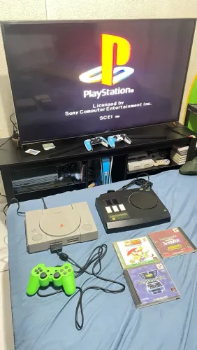 PlayStation 1 Japonês SCPH-5500 + Controle Beatmania + 3 Jogos