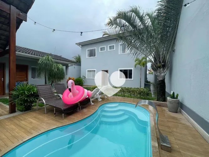 Casa com 5 quartos para alugar, 270 m² - Praia do Morro - Guarapari/ES
