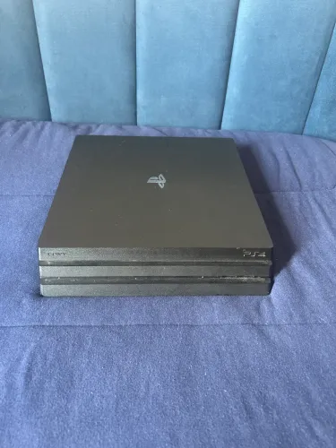 Console PS4 Pro Excelente Estado excelente + 2 Controles Camuflados + Carregador e cabos