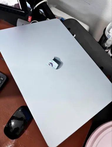 MacBook Air M4 16GB RAM 512GB impecável