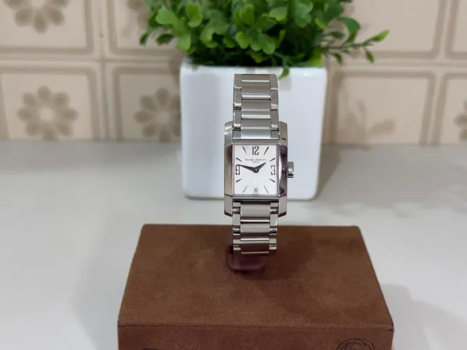 Relógio Suíço Baume & Mercier Hampton Ladies Diamond 