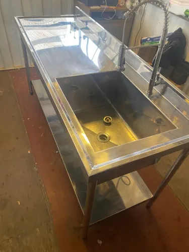 Bancadas de Inox com Cuba e Prateleira