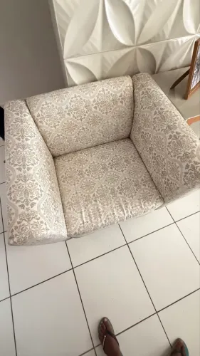 Vendo duas poltronas única dona super conservadas