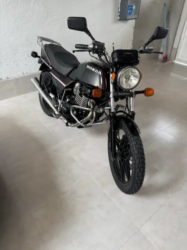 Venda cb 400 ano 82