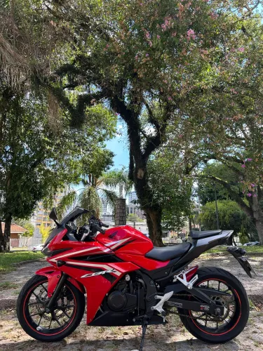 CBR 2018 - HONDA - Completa | Acessórios | Manual + Chave Reserva