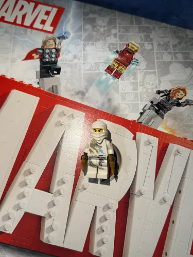Minifigura LEGO Zane DX - Excelente Estado