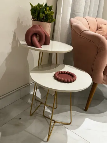 Par de Mesinhas de Canto em MDF e Metal Dourado