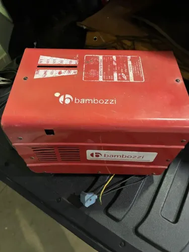 Máquina de solda bambozzi NM250 turbo 220v