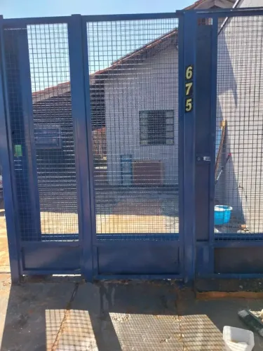 Alugo casa no Oiti