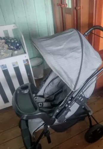 Vende-se carrinho para bebê