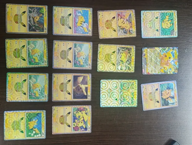 Lote 14 cartas pokémon Pikachu 30 anos