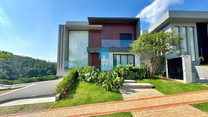 Sobrado à venda em Santana de Parnaíba, Alphaville, com 4 suítes, com 574.96 m², Residenci