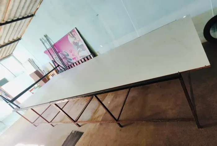 Mesa de corte tecidos malhas confecção costura