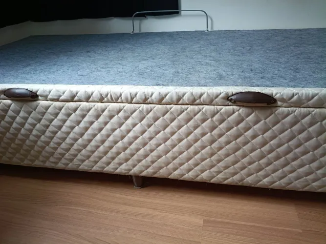 Vendo duas base box baú solteiro ,250,00 cada uma